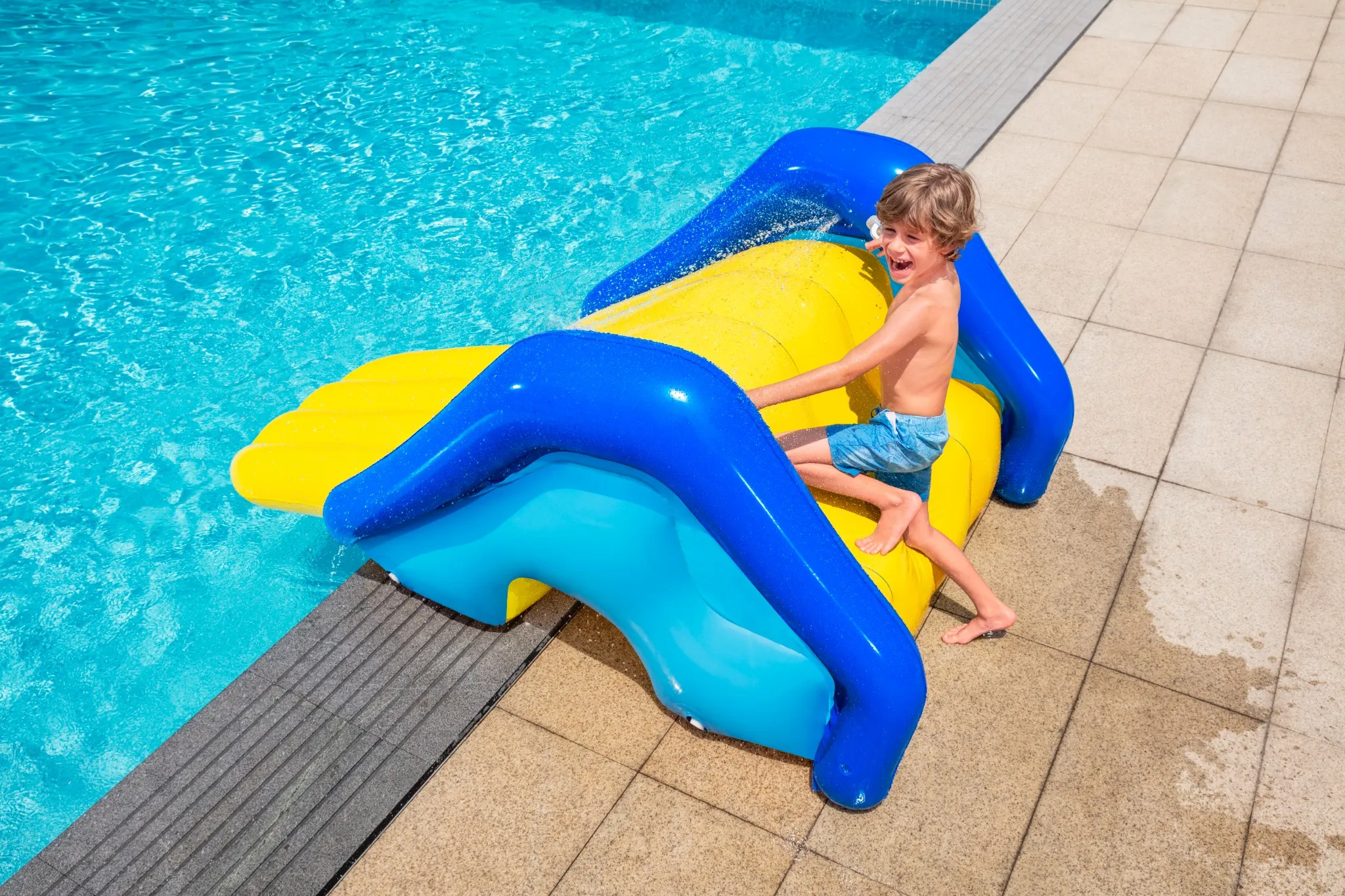 Bestway Playcenter Extragroße Poolrutsche 247x124x100cm