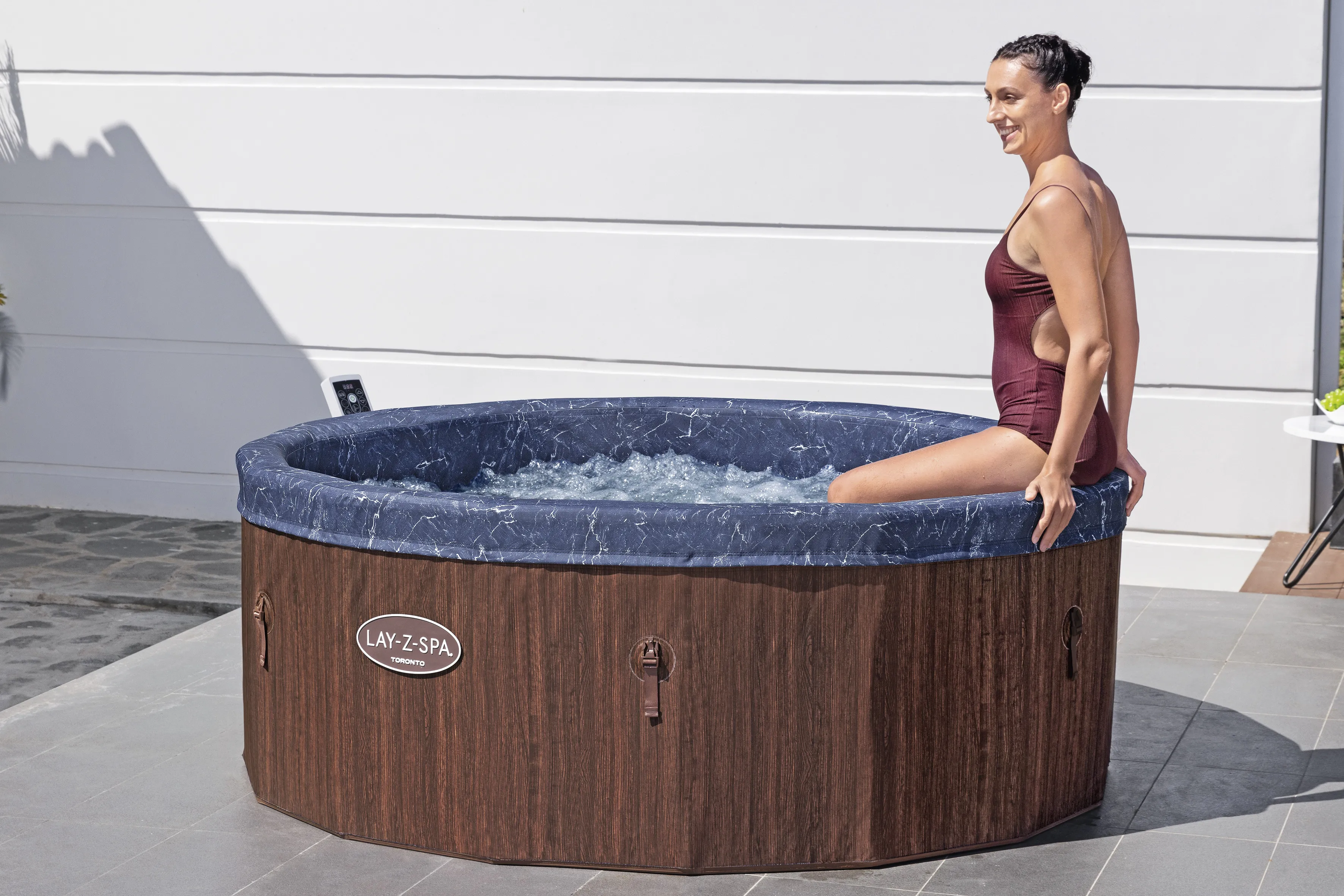 Bestway LAY-Z-SPA® Energiespar WLAN Whirlpool Toronto AirJet™ für 7 Personen Ø190x70cm